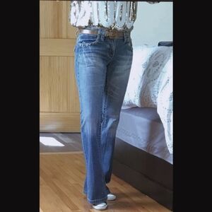 Machine by Pour Newf Mode Blue Jeans.